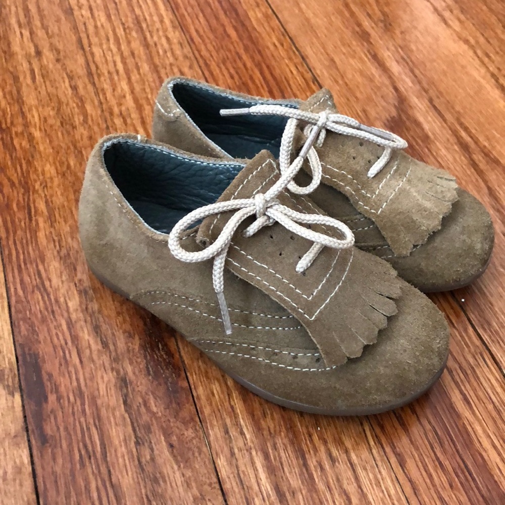 Adorable Tan Suede Oxford Lace-up Shoes